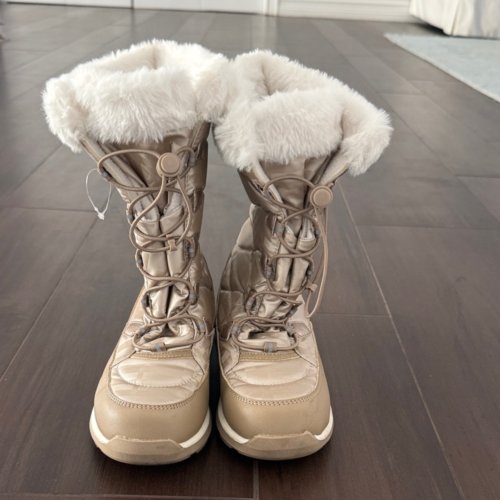 Lands End Faux Fur Lined Gold Boots for Girls